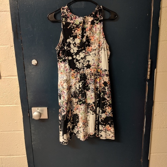 Black and White floral print tank top dress - Picture 2 of 2